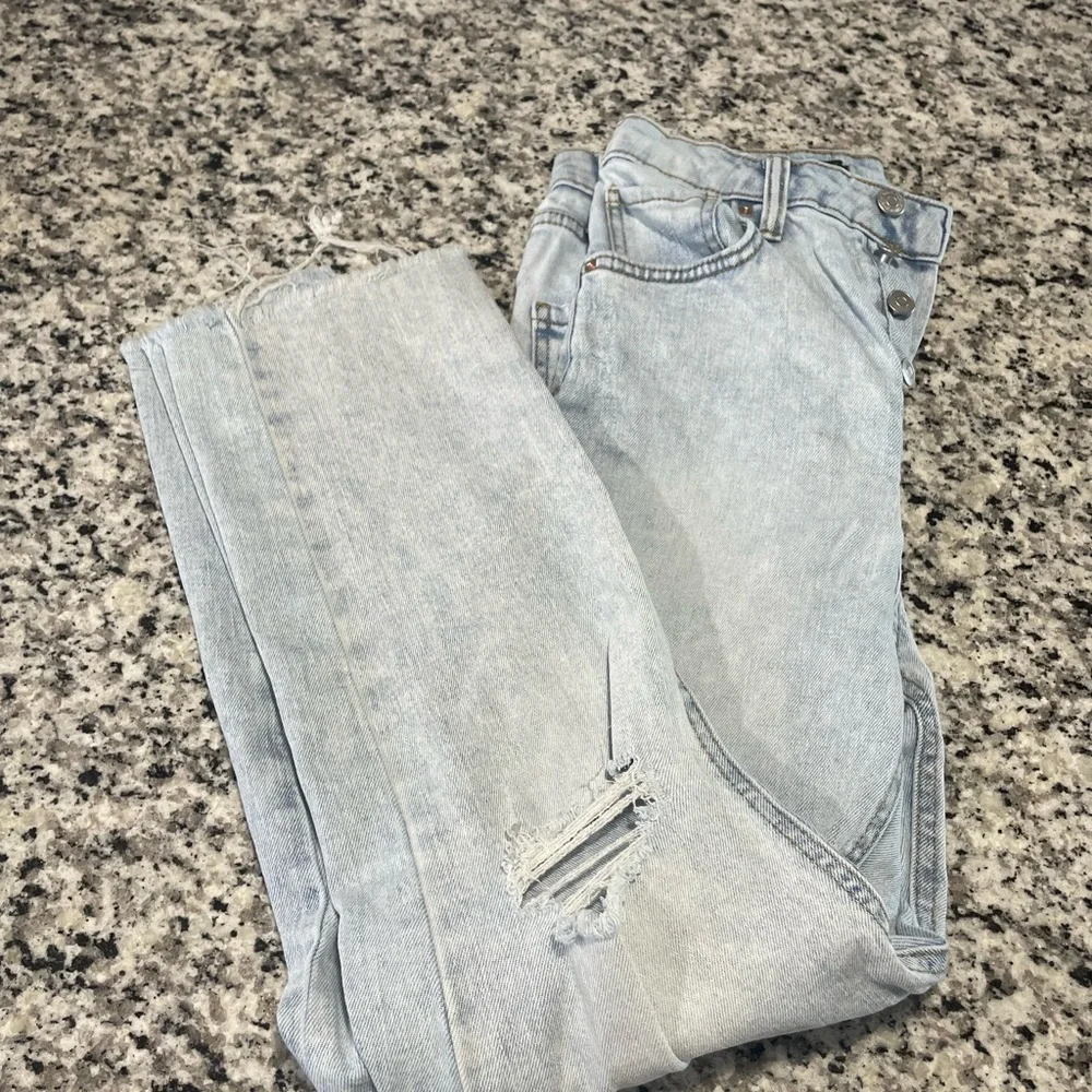 Light Wash Distressed Jeans - Picture 2 of 8